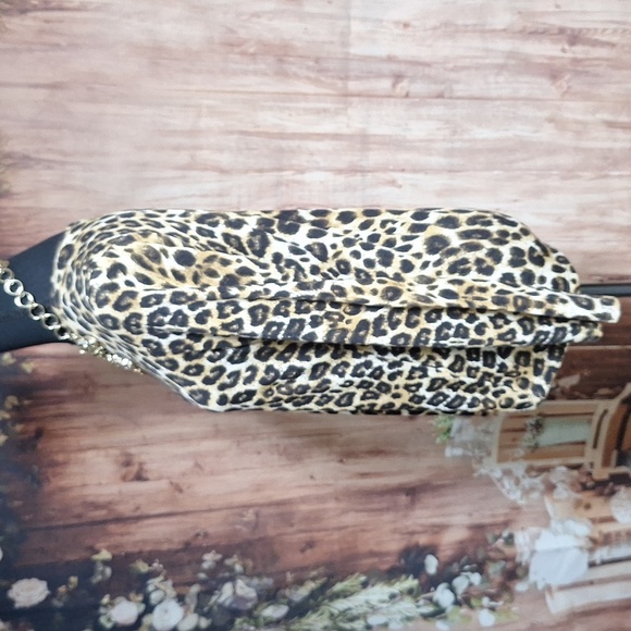 Chico's leopard print long sleeve top size 1 - Picture 3 of 10